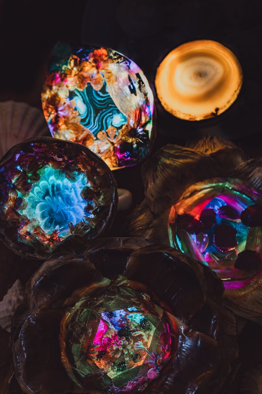 Several Eluztres lamps glowing together