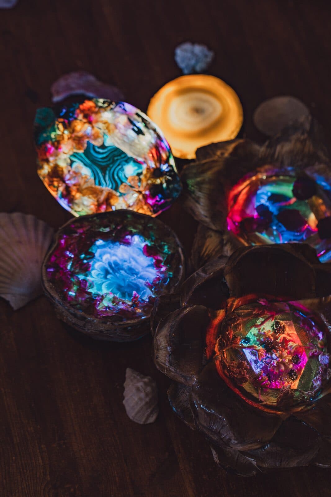 Several Eluztres lamps glowing together
